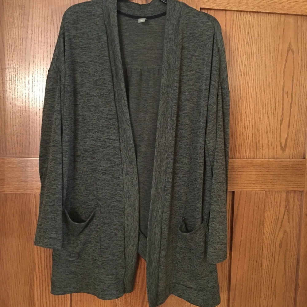 Xersion Olive green & black open front Cardigan ST Patrick’s Day Green